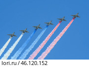 MOSCOW, RUSSIA - JUN 2020: Russian attack aircraft, Su-25 (Frogfoot) armored subsonic military aircraft at the parade in honor of the 75th anniversary of the victory. Designed for direct support of ground forces over the battlefield day and night with direct visibility of the target, as well as the destruction of objects with given coordinates around the clock in any weather conditions. Стоковое фото, фотограф Олег Дорохин / Фотобанк Лори