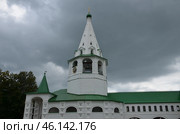 Колокольня Рождественского собора Суздальского кремля – древнейшей части города Суздаль Владимирской области, входящего в Золотое кольцо России (2024 год). Редакционное фото, фотограф Алла Котова / Фотобанк Лори