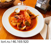 Tail of monkfish with shellfish, prawns. Стоковое фото, фотограф Яков Филимонов / Фотобанк Лори