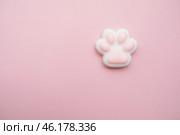 Taba paw pink and white colorful anti-stress toys squirt on baby's hand. Стоковое фото, фотограф Терехова Марина / Фотобанк Лори