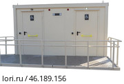 Биотуалеты на белом фоне. Bio-toilets on a white background. (2021 год). Стоковое фото, фотограф Татьяна Д / Фотобанк Лори