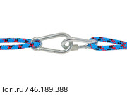 Карабин и веревка на белом фоне. Carabiner and rope on a white background. Стоковое фото, фотограф Татьяна Д / Фотобанк Лори