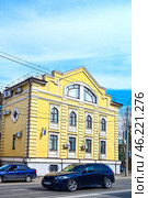 Город Казань. Здание на улице Габдуллы Тукая, дом 79. Медицинский центр «Клиника Ютастом» (2024 год). Редакционное фото, фотограф Александр Тараканов / Фотобанк Лори