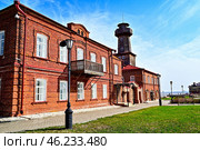 Свияжск. Здание низшей ремесленной школы и пожарного обоза (2024 год). Стоковое фото, фотограф Александр Тараканов / Фотобанк Лори