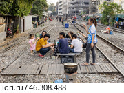 Таиланд. Бангкок. Быт горожан, живущих вдоль рельс. Thailand. Bangkok. The life of the townspeople living along the rails. Редакционное фото, фотограф Алексей Смышляев / Фотобанк Лори