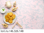 Beautiful composition for Hannukah on color background. Стоковое фото, фотограф Pixel_shot / Фотобанк Лори