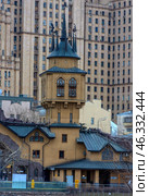 The House-Tower on Sparrow Hills in Moscow - a water tower located near the building of Moscow State University (MSU) (2019 год). Стоковое фото, фотограф Анна Кривицкая / Фотобанк Лори