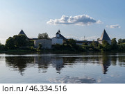 Вид с реки Волхов на средневековую крепость Старая Ладога, Ленинградская область, Россия (2019 год). Стоковое фото, фотограф Дымов Игорь / Фотобанк Лори