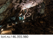 Пещера Магура (Magura Cave) на северо-западе Болгарии, недалеко от Белоградчика ( Belogradchik), провинция Видин (Vidin) (2019 год). Стоковое фото, фотограф Дымов Игорь / Фотобанк Лори