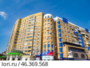 Город Тюмень. Улица Осипенко, дом 73 (2015 год). Редакционное фото, фотограф Александр Тараканов / Фотобанк Лори