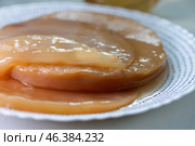 Exploring the Intriguing Layers of Kombucha SCOBY in the World of Fermented Tea Culture. Стоковое фото, фотограф Ольга Коваленко / Фотобанк Лори