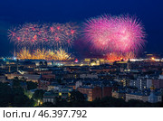Санкт-Петербург. "Алые паруса 2024". Праздничный фейерверк над городом. Вид с высоты (2022 год). Редакционное фото, фотограф Литвяк Игорь / Фотобанк Лори