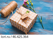 Gift with word SORRY on wooden background. Стоковое фото, фотограф Pixel_shot / Фотобанк Лори