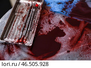 Место преступления с орудиями пыток, крупный план. Стоковое фото, фотограф Pixel_shot / Фотобанк Лори