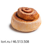 Вкусная булочка с корицей на белом фоне. Стоковое фото, фотограф Pixel_shot / Фотобанк Лори