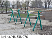 Детская площадка в городском парке. Стоковое фото, фотограф Дмитрий Сакретарев / Фотобанк Лори