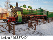 Советский пассажирский паровоз Су250-74 у платформы станции Сортавала солнечным февральским утром. Редакционное фото, фотограф Виктор Карасев / Фотобанк Лори