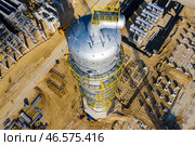 Колонна водной промывки пирогаза. Стоковое фото, фотограф Юрий Смитюк / ТАСС / Фотобанк Лори