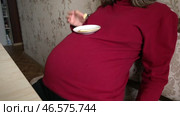 Дополнительная опция живота при беременности. Additional pregnancy option. Стоковое видео, видеограф Горшков Александр / Фотобанк Лори
