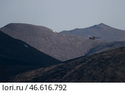 Чукотский автономный округ. Вертолет в районе озера Горное. Стоковое фото, фотограф Сергей Фадеичев / ТАСС / Фотобанк Лори