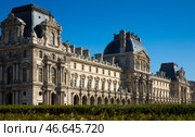 Louvre palace building. Стоковое фото, фотограф Яков Филимонов / Фотобанк Лори