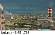 Oil and gas refinery plant. Стоковое видео, видеограф Михаил Коханчиков / Фотобанк Лори