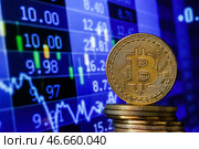 Москва. Физические монеты криптовалюты биткойн. Стоковое фото, фотограф Сергей Булкин/News.ru / ТАСС / Фотобанк Лори