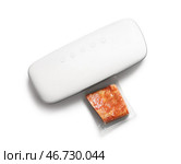 Вакуумный упаковщик для продуктов с мясом в упаковке на белом фоне. Стоковое фото, фотограф Pixel_shot / Фотобанк Лори