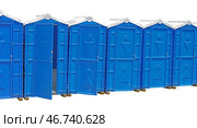 Биотуалеты на белом фоне. Bio-toilets on a white background. (2018 год). Стоковое фото, фотограф Татьяна Д / Фотобанк Лори