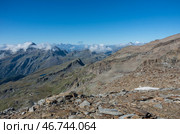 Панорама горного массива Монте-Роза (Monte Rosa ) недалеко от Пунта-Индрен (Punta Indren) . Регион Аланья-Вальсезия, Италия (2018 год). Стоковое фото, фотограф Дымов Игорь / Фотобанк Лори