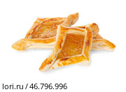 Вкусная датская выпечка с фруктовым джемом на белом фоне. Стоковое фото, фотограф Pixel_shot / Фотобанк Лори