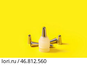 Различные насадки для окантовки на цветном фоне. Стоковое фото, фотограф Pixel_shot / Фотобанк Лори