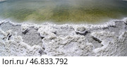 Кромка соляной рапы и соленой воды на озере Баскунчак. Астраханская область, Ахтубинский район. Стоковое фото, фотограф Павел Просянов / Фотобанк Лори