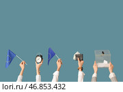 Руки держат урну для голосования, кошелек с деньгами, флаги ЕС и будильник на синем фоне. Концепция выборов. Стоковое фото, фотограф Pixel_shot / Фотобанк Лори