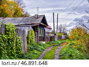 Переулок с деревянными домами, Муром, Владимирская область (2012 год). Стоковое фото, фотограф Baturina Yuliya / Фотобанк Лори