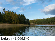 Lake Ladoga near the village Lumivaara on a sunny autumn day, Ladoga skerries, Lakhdenpokhya, Republic of Karelia, Russia. Стоковое фото, фотограф Ula Ulachka / Фотобанк Лори