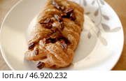 Appetizing pastries in bakery shop close up. Стоковое фото, фотограф David Kashakhi / Фотобанк Лори