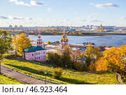 Вид на Волгу и Строгановскую церковь (Собора Пресвятой Богородицы) в Нижнем Новгороде. Стоковое фото, фотограф Igor Lijashkov / Фотобанк Лори