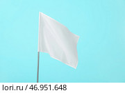 Белый флаг на цветном фоне. Стоковое фото, фотограф Pixel_shot / Фотобанк Лори
