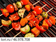 Вкусные шашлычки с овощами на гриле. Стоковое фото, фотограф Pixel_shot / Фотобанк Лори