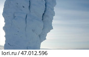 Winter with subzero temperatures and huge frozen mountains with magnificent landscapes. Стоковое фото, фотограф David Kashakhi / Фотобанк Лори