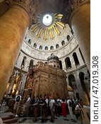Edicule under the main dome of the Church of the Holy Sepulcher (2021 год). Редакционное фото, фотограф Irina Opachevsky / Фотобанк Лори