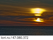 Черное море,     осень,    закат солнца. Краснодарский , Туапсинский      , Михайловская бухта. (2022 год). Стоковое фото, фотограф Александр Циликин / Фотобанк Лори