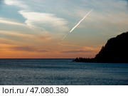 Черное море,     осень,    закат солнца. Краснодарский край, Туапсинский      , Михайловская бухта. (2022 год). Стоковое фото, фотограф Александр Циликин / Фотобанк Лори