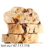 Стопка вкусного печенья бискотти на белом фоне. Стоковое фото, фотограф Pixel_shot / Фотобанк Лори