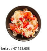 Чаша с вкусной квашеной капустой на белом фоне. Стоковое фото, фотограф Pixel_shot / Фотобанк Лори