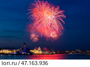 Санкт-Петербург 2024. День ВМФ. Праздничный салют (2017 год). Редакционное фото, фотограф Литвяк Игорь / Фотобанк Лори