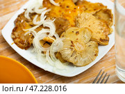 Pickled russula delica with onions. Стоковое фото, фотограф Яков Филимонов / Фотобанк Лори