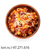 Чаша с вкусной пастой и фасолью на белом фоне. Стоковое фото, фотограф Pixel_shot / Фотобанк Лори