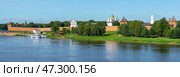 Панорама кремля с реки Волхов. Великий Новгород (2023 год). Редакционное фото, фотограф Анна Карасева / Фотобанк Лори
